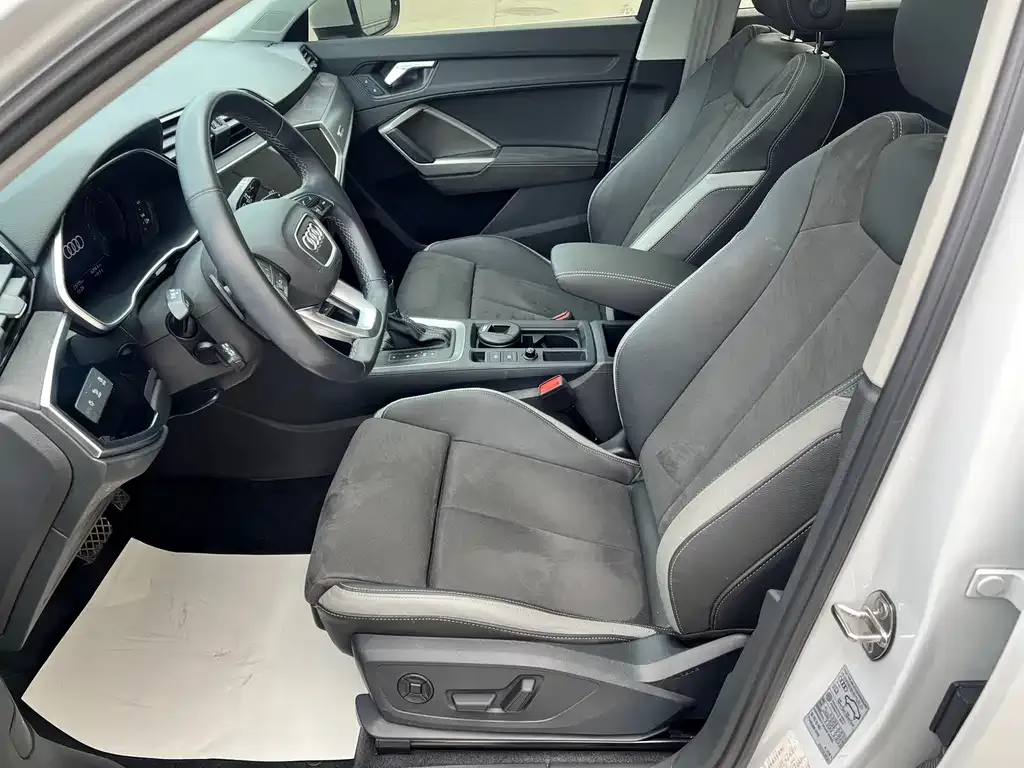 Audi Q3 2023 из CN, фото 3
