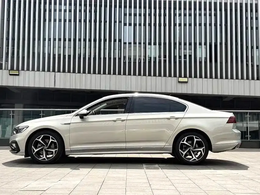 Volkswagen Magotan 2023 из CN, фото 4