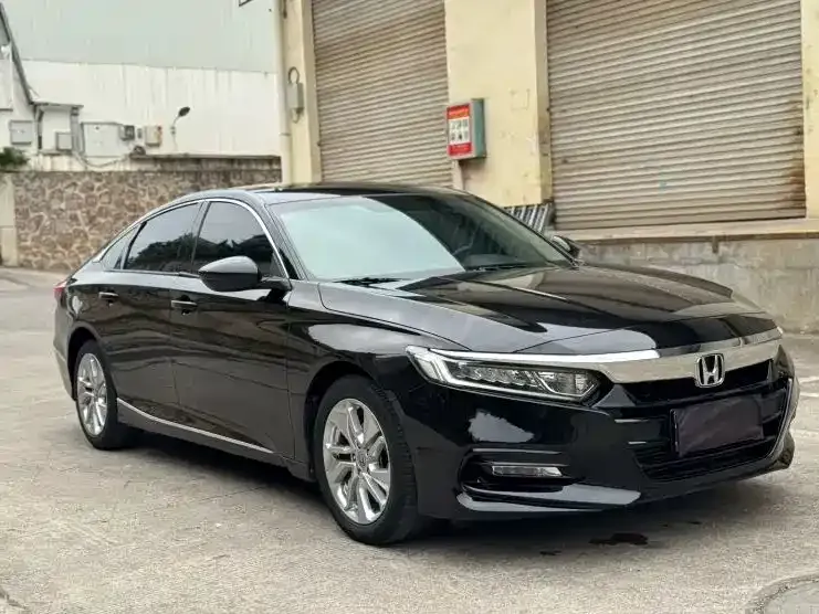 Honda Accord — фото 6