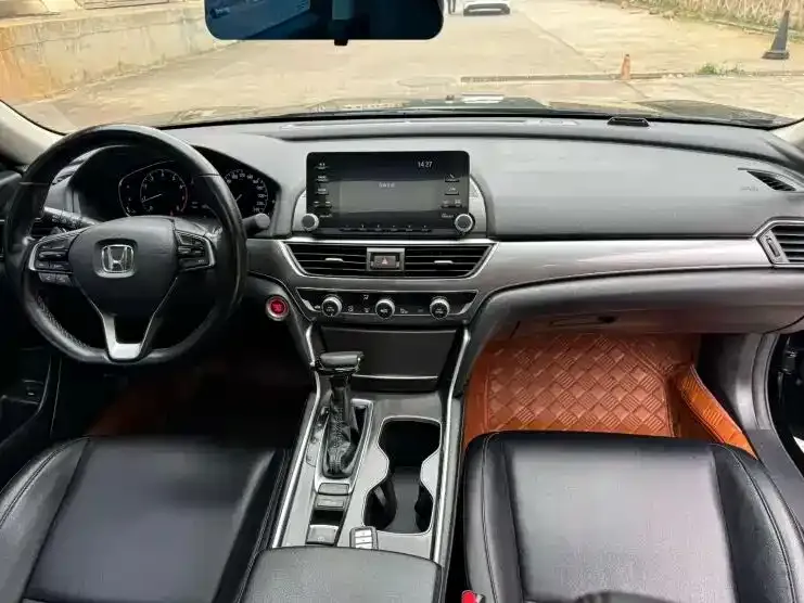 Honda Accord — фото 9