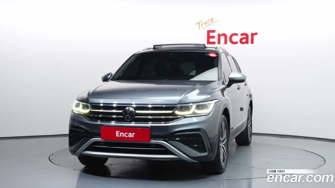 Volkswagen Tiguan — фото 8