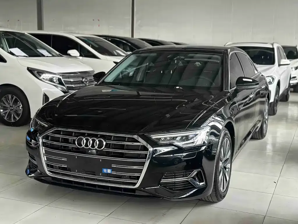 Audi A6L — фото 1