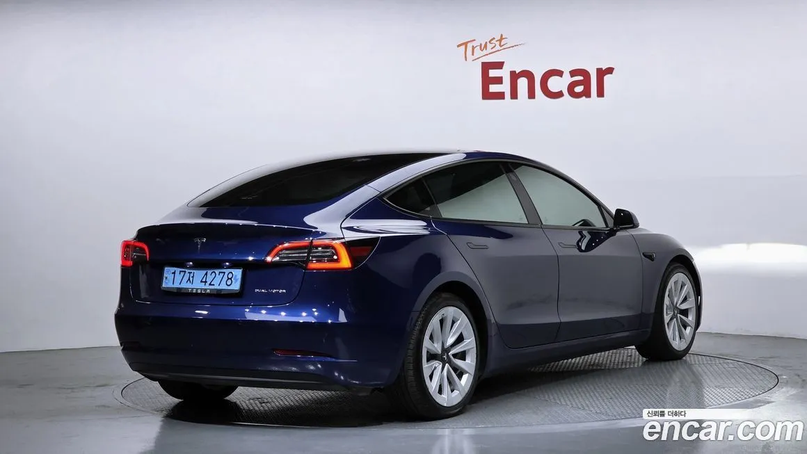 Tesla Model 3 — фото 8
