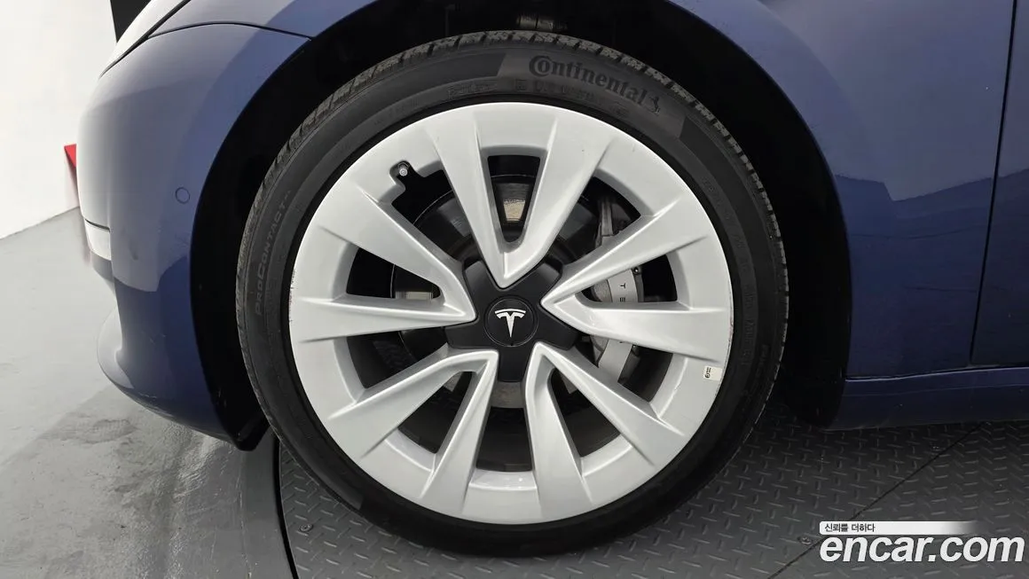 Tesla Model 3 — фото 4