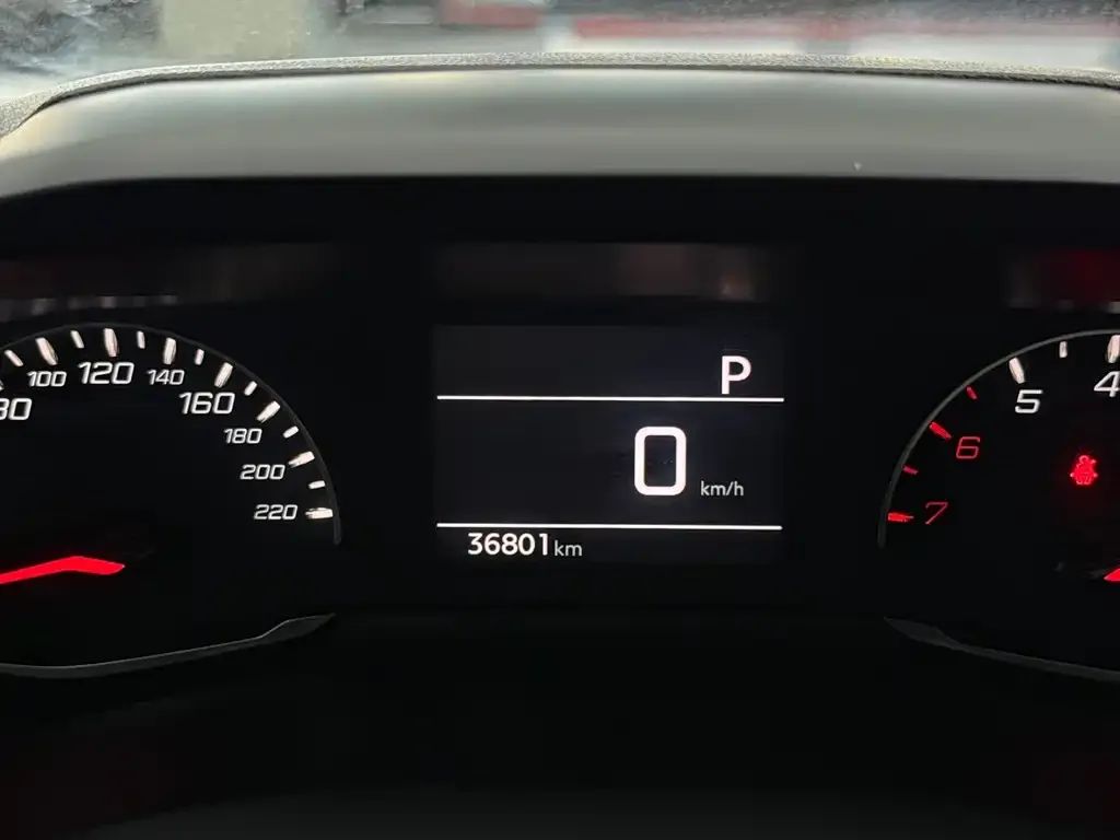 Peugeot 2008 2022 из CN, фото 2