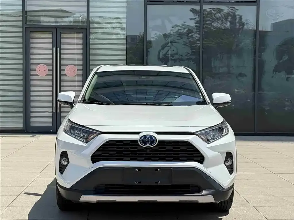 Toyota RAV4 — фото 2