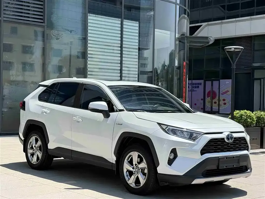 Toyota RAV4 — фото 6
