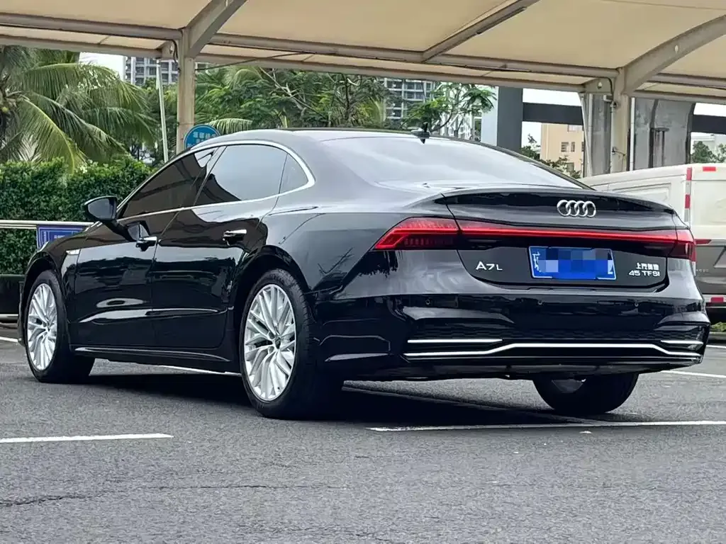 Audi A7L 2024 из CN, фото 8