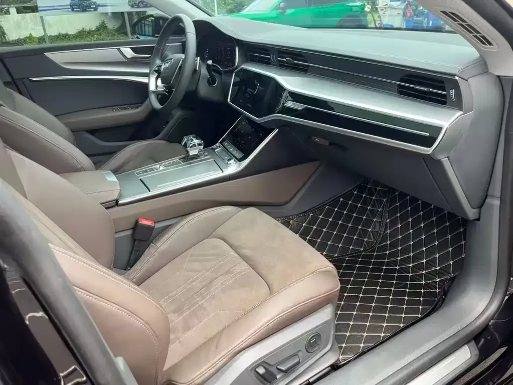 Audi A7L 2024 из CN, фото 4