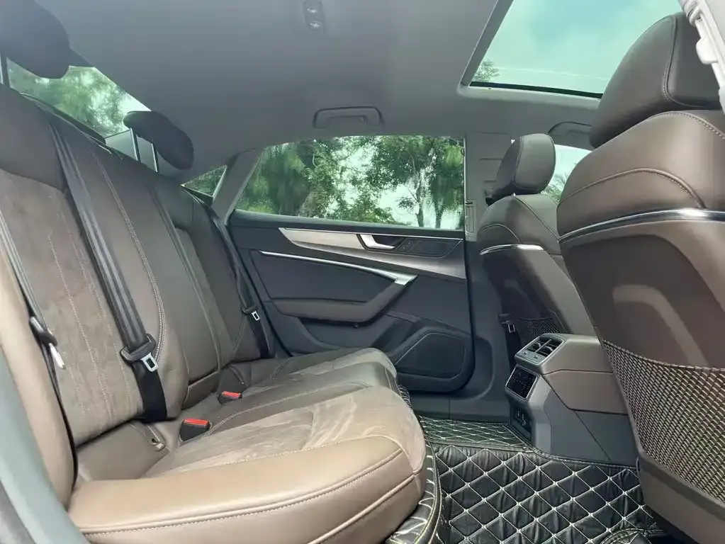 Audi A7L 2024 из CN, фото 5
