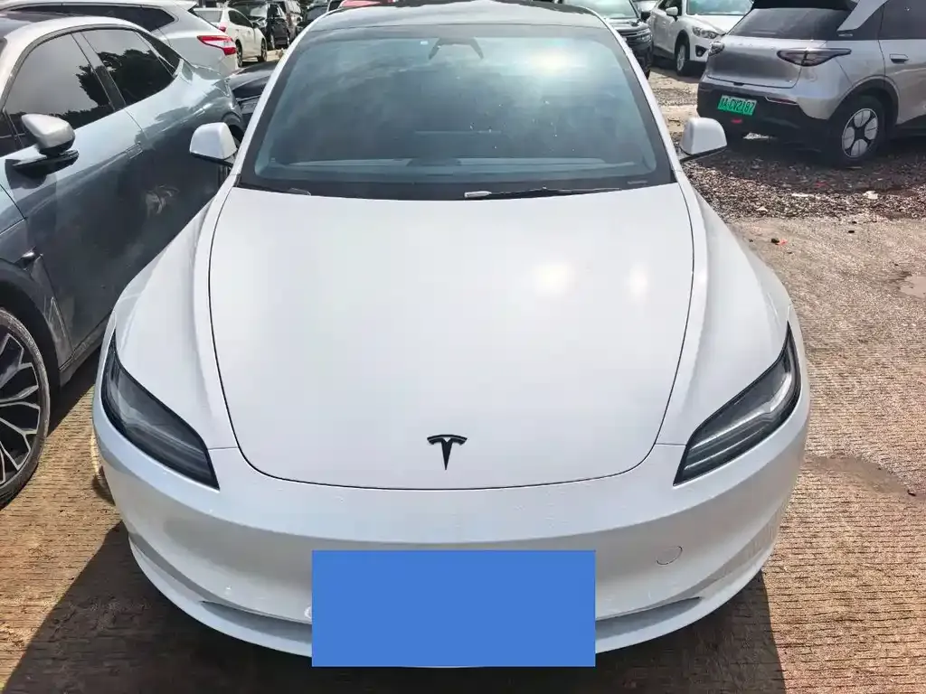 Tesla Model 3 — фото 5