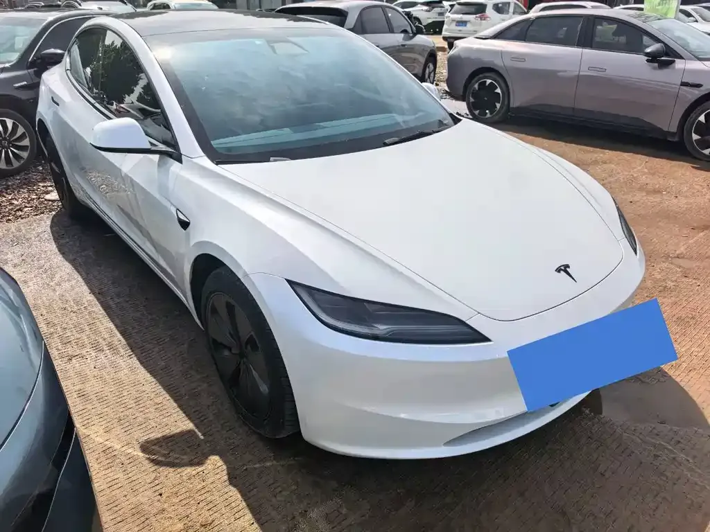 Tesla Model 3 — фото 10