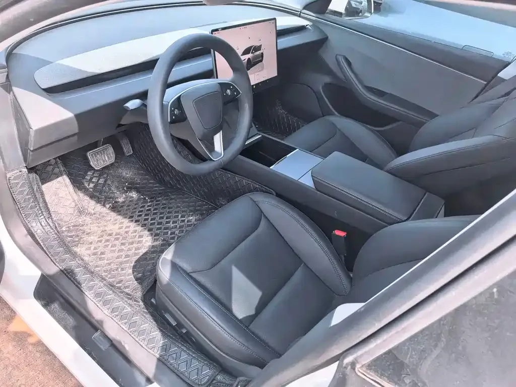 Tesla Model 3 — фото 6
