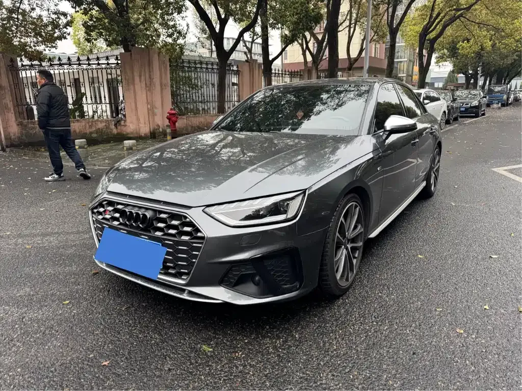 Audi S4