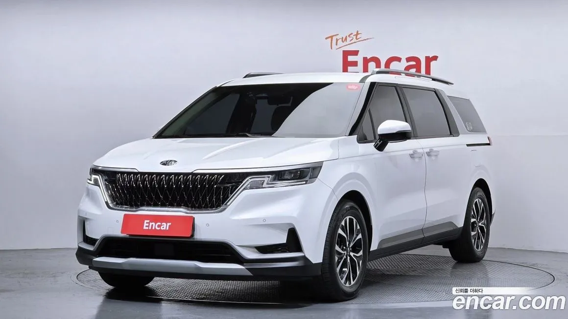 Kia Carnival — фото 1