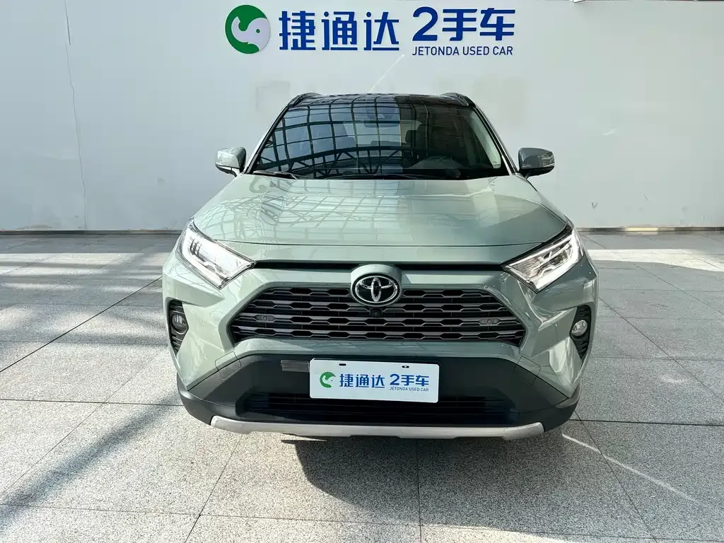 Toyota RAV4 — фото 7