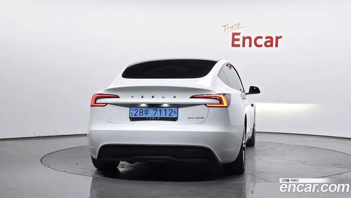 Tesla Model 3 — фото 3