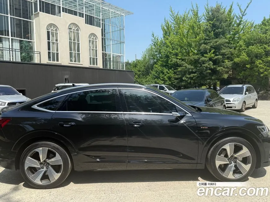 Audi e-tron 2022 из KR, фото 7