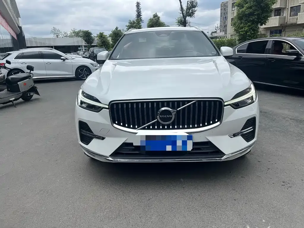 Volvo XC60 — фото 2