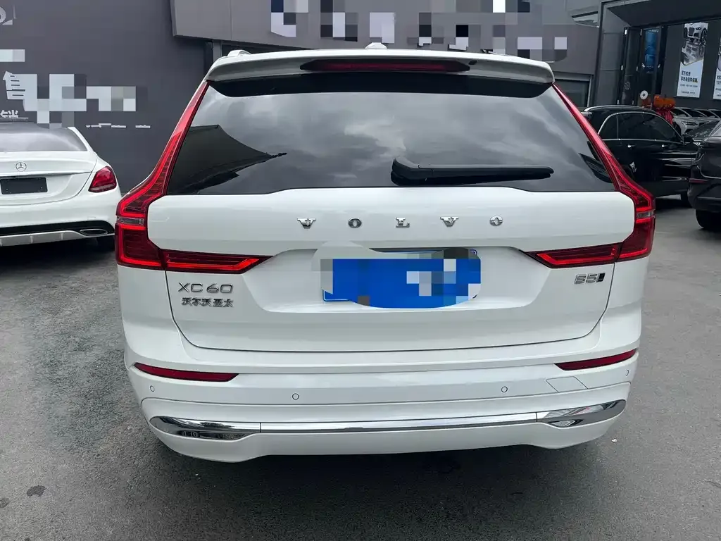Volvo XC60 — фото 9
