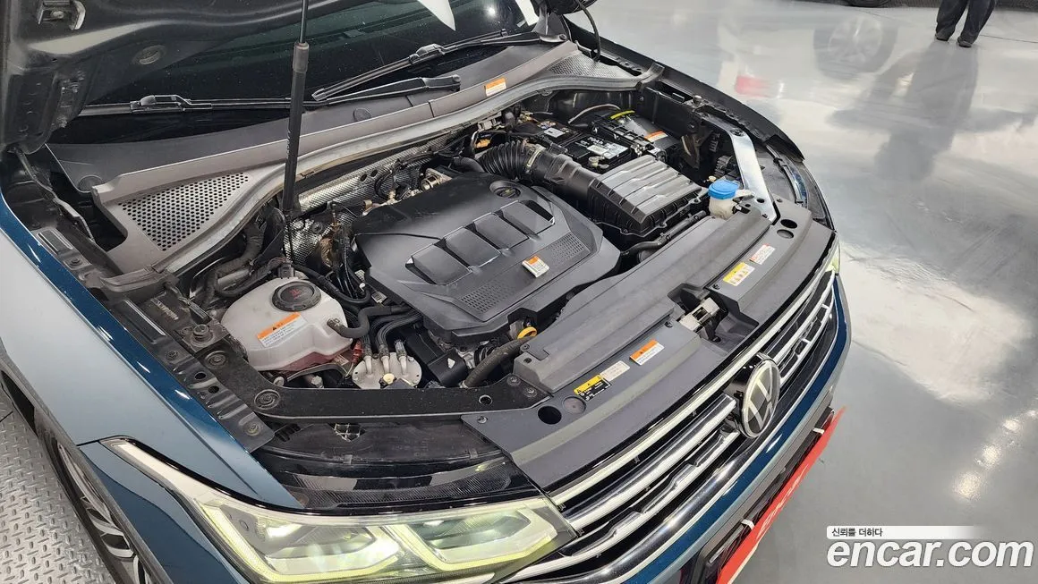 Volkswagen Tiguan — фото 8