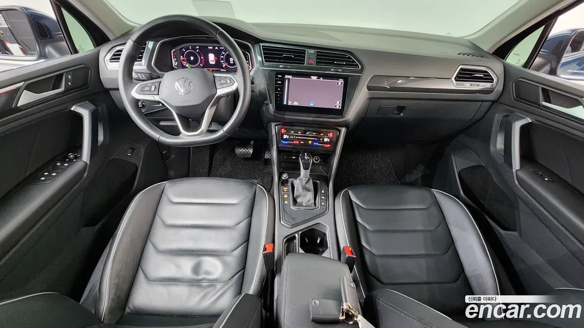 Volkswagen Tiguan — фото 10