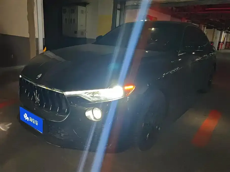 Maserati Levante — фото 1