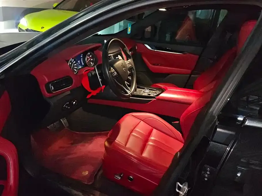 Maserati Levante — фото 10