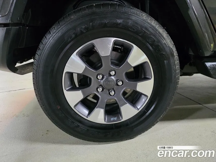 Jeep Wrangler 2021 из KR, фото 4