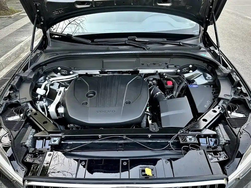 Volvo XC60 2021 из CN, фото 3