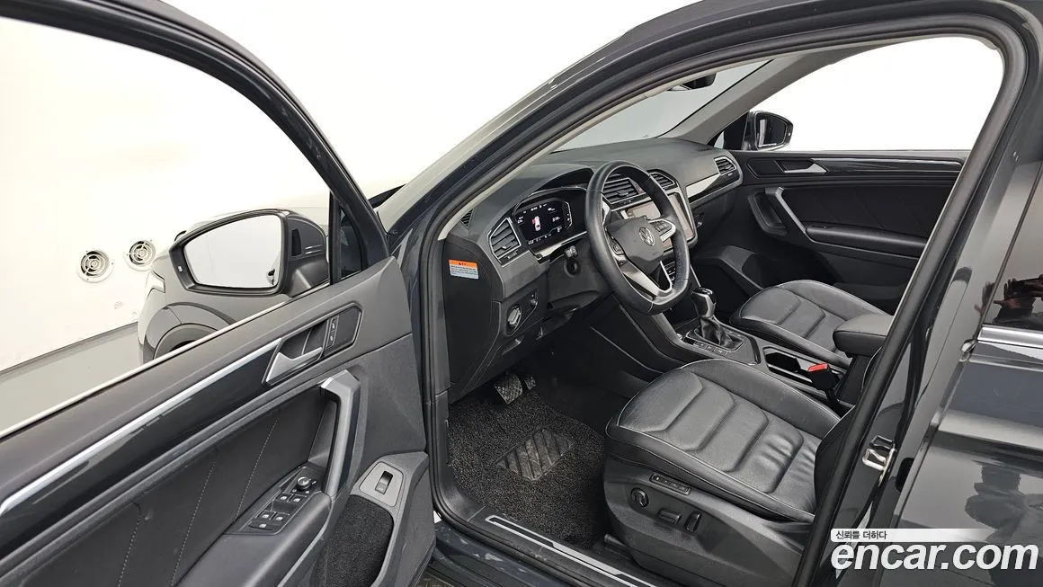 Volkswagen Tiguan — фото 7