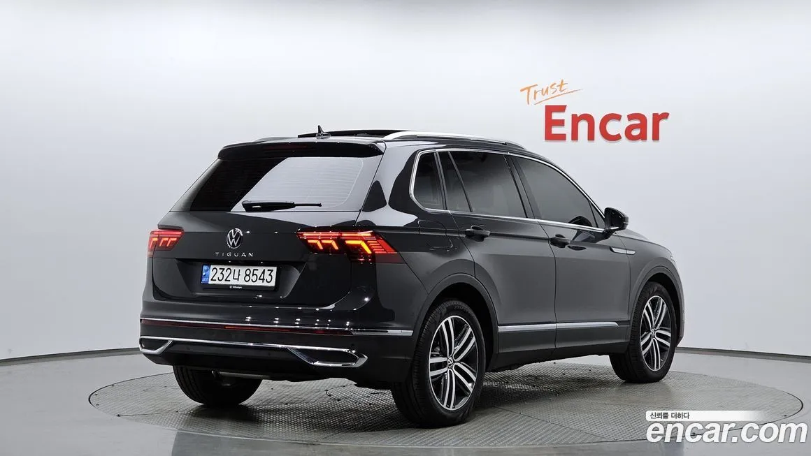 Volkswagen Tiguan — фото 4