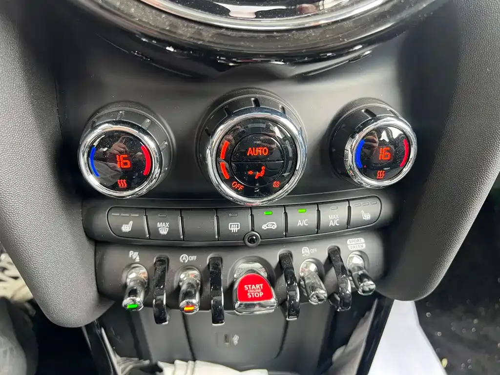 MINI Cooper (3-door) 2023 из CN, фото 4
