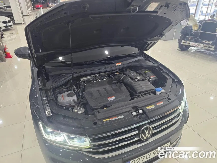 Volkswagen Tiguan — фото 9