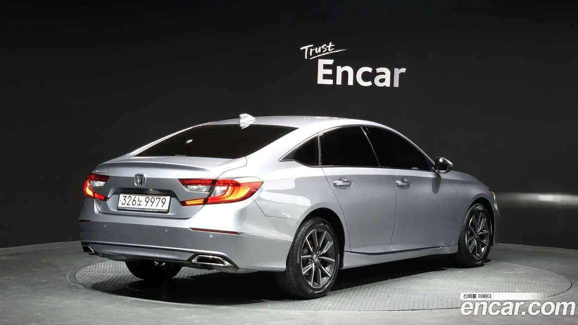 Honda Accord — фото 7