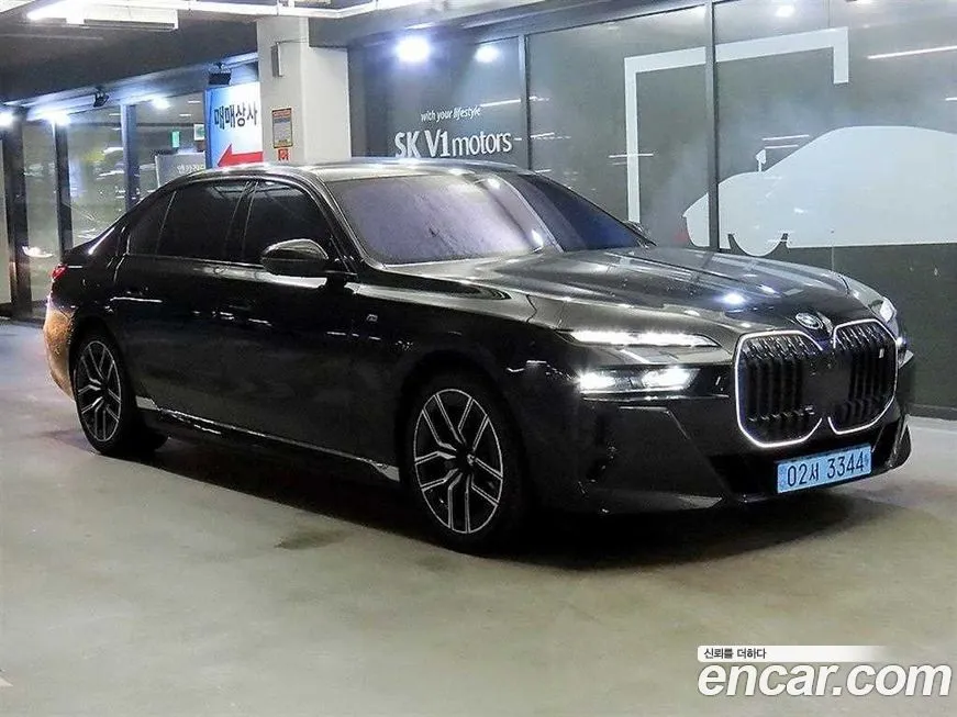 BMW i7