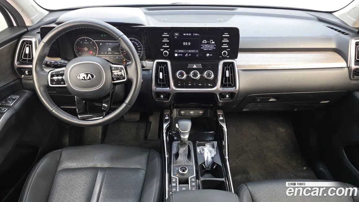 Kia Sorento — фото 9