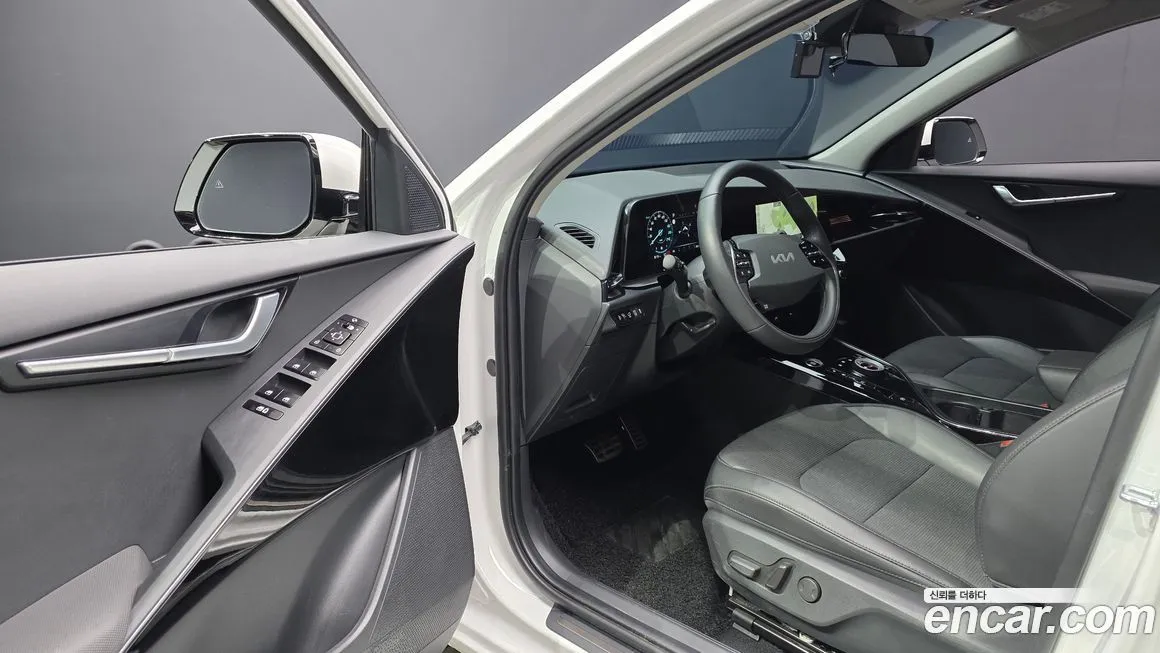 Kia Niro — фото 10