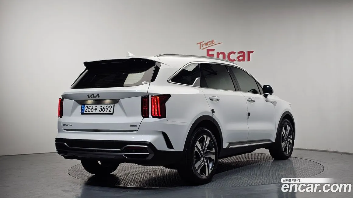 Kia Sorento — фото 6