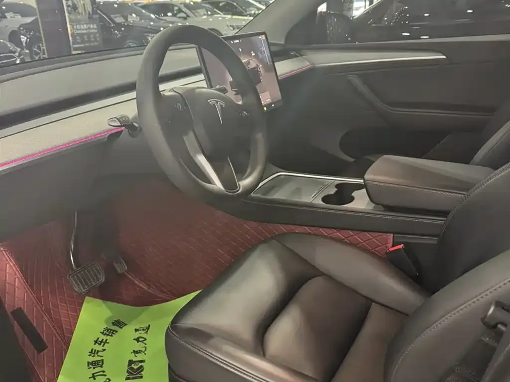 Tesla Model Y 2024 из CN, фото 2