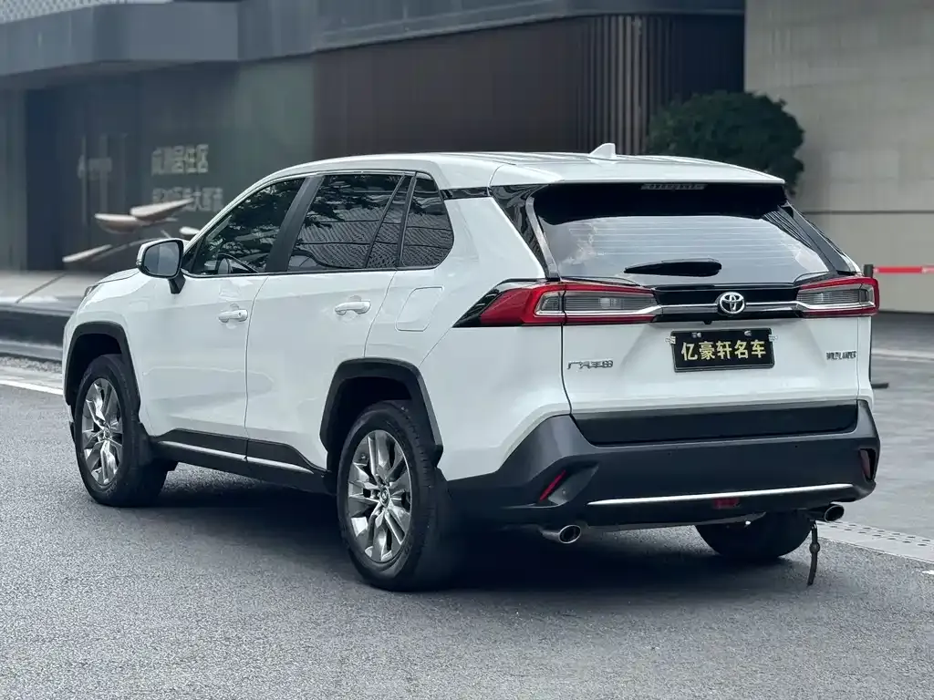 Toyota Wildlander — фото 9
