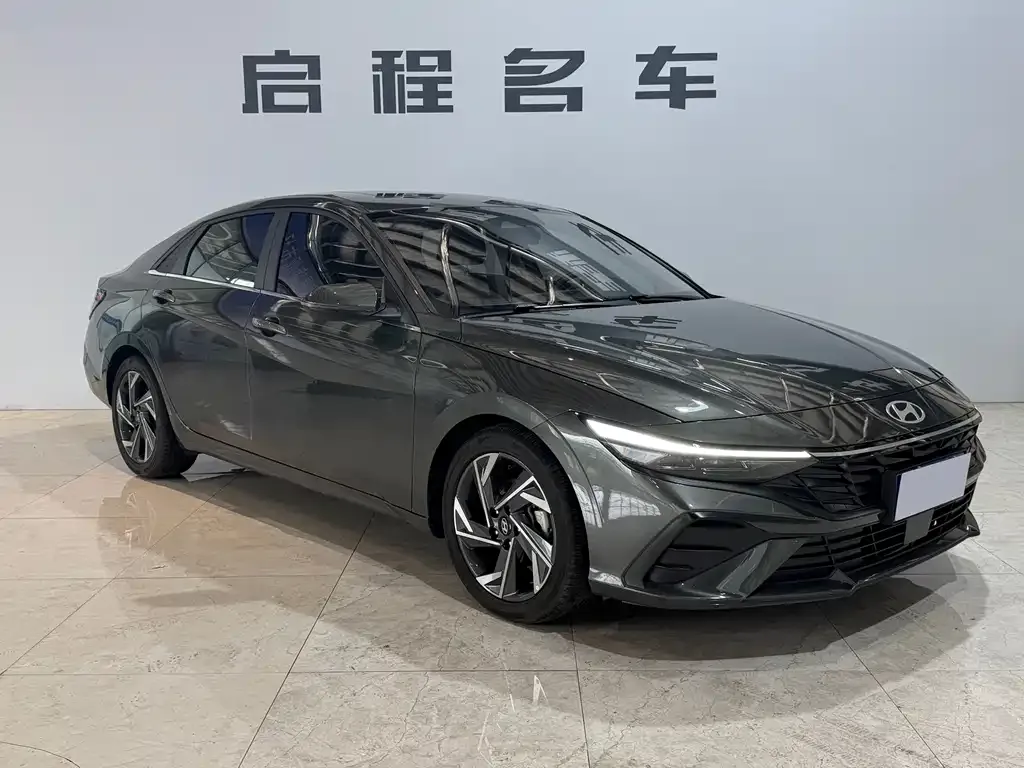 Hyundai Elantra — фото 4