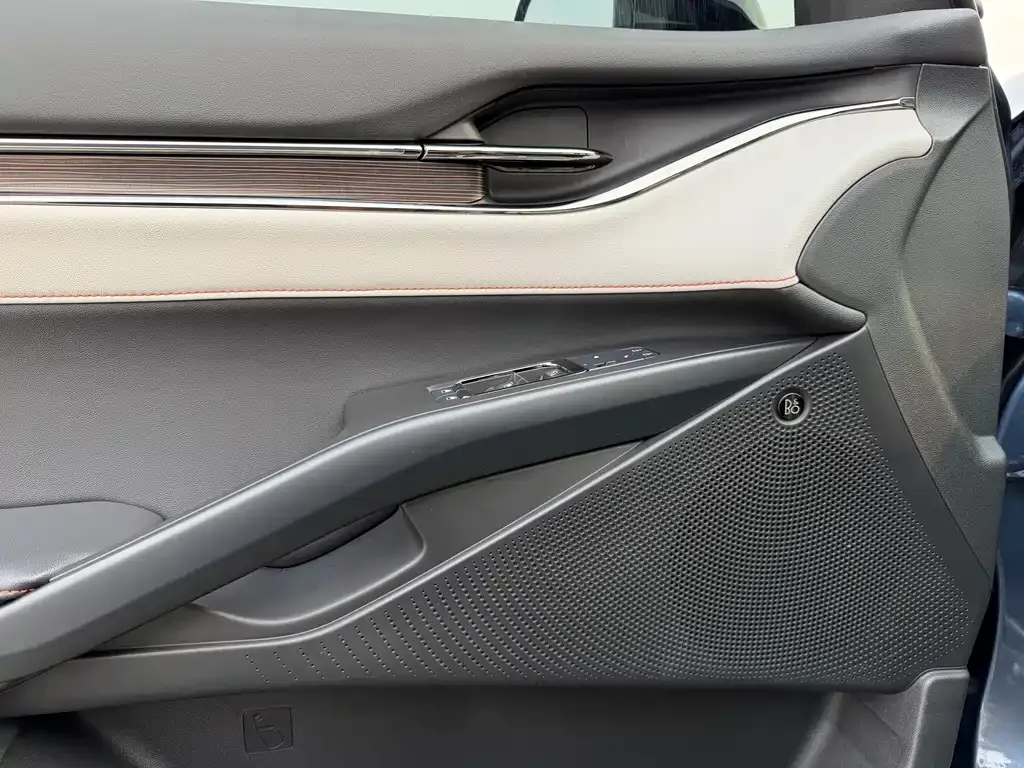 Ford Mondeo — фото 9