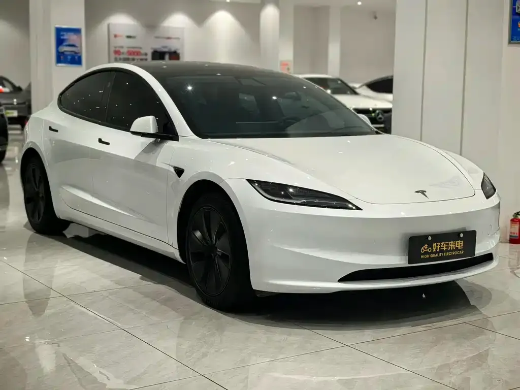 Tesla Model 3 — фото 4