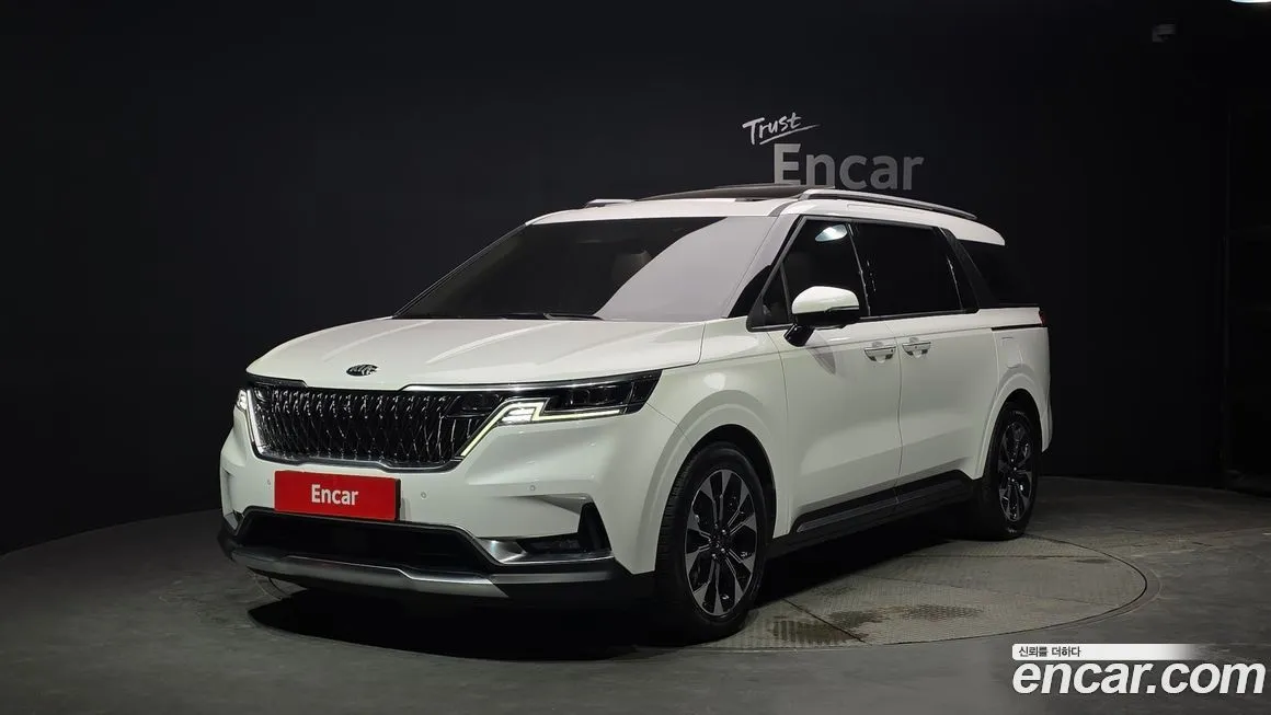 Kia Carnival — фото 1