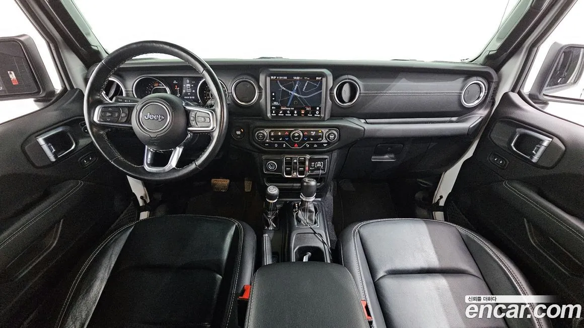 Jeep Wrangler — фото 9