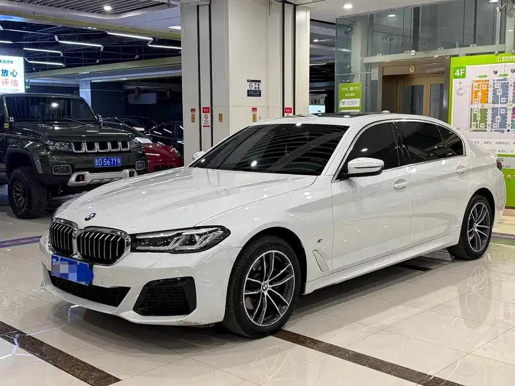 BMW 5 Series — фото 1