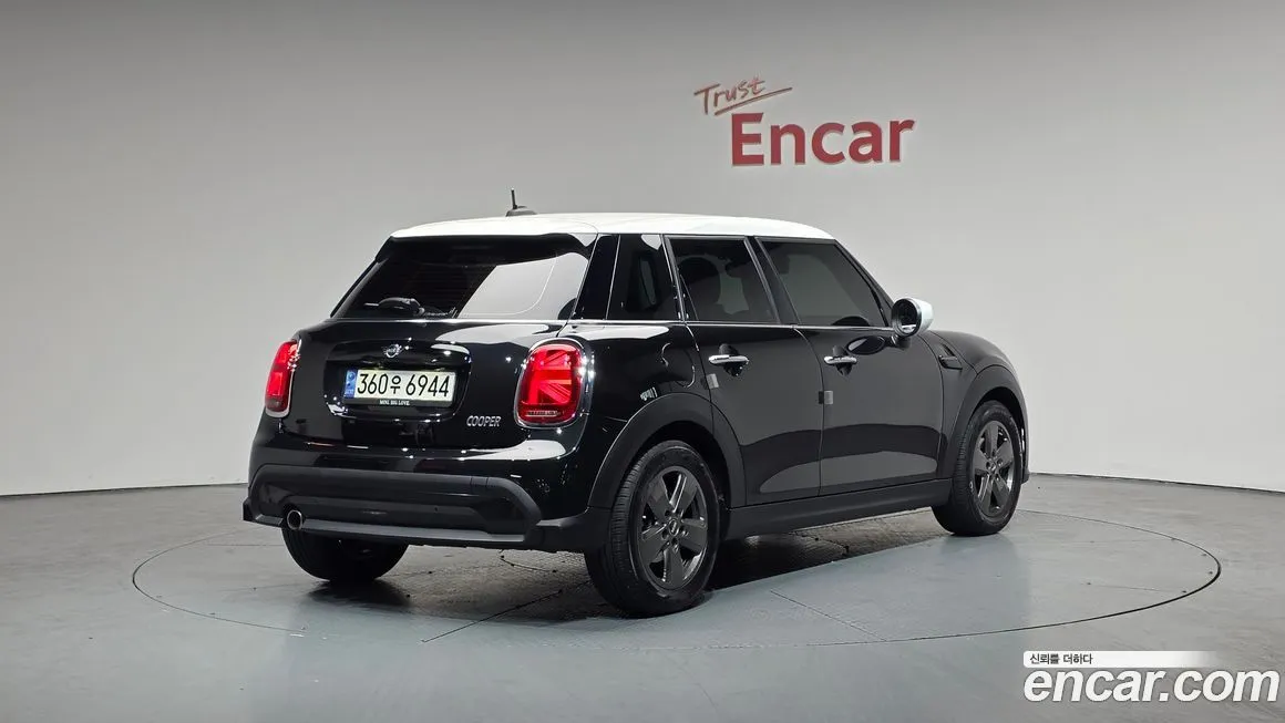Mini Cooper 2023 из KR, фото 8