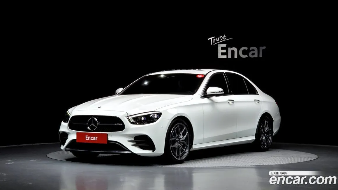 Mercedes-Benz E-Class — фото 1