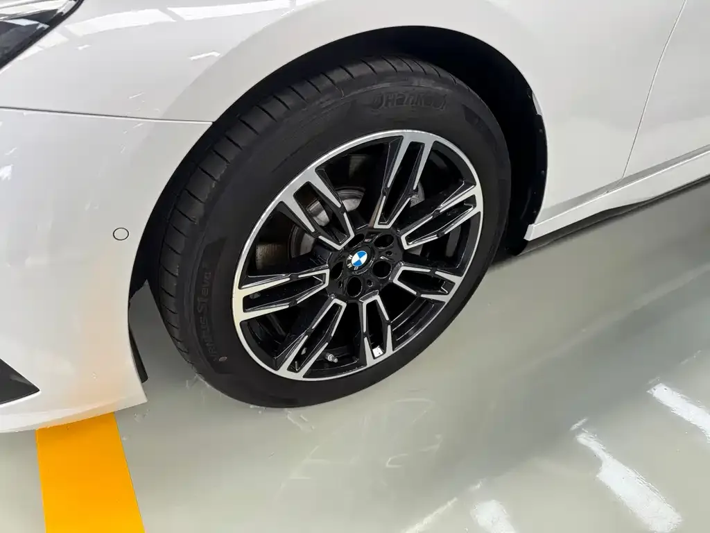 BMW 5 Series — фото 2